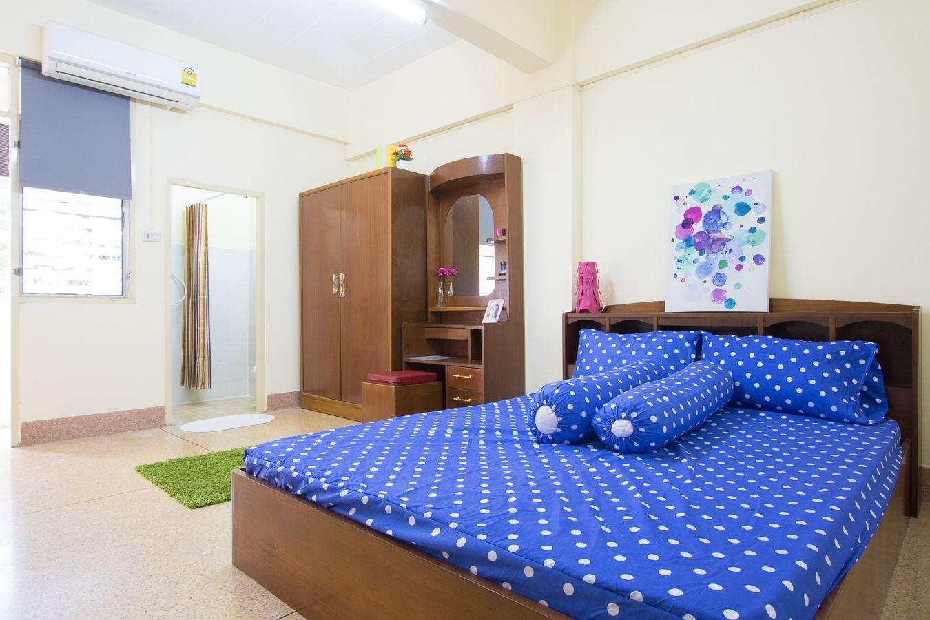 Homeplace Residence Bangkok Bagian luar foto